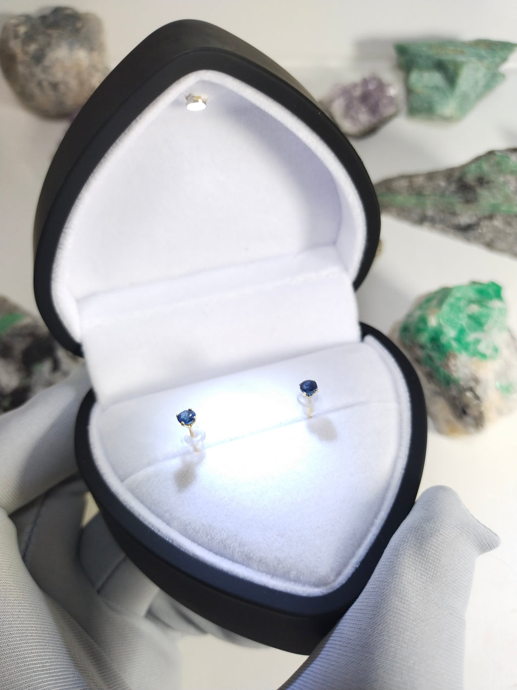 Aretes 18K oro puro italiano con zafiros azules naturales certificados Joyeria acendrado cali.